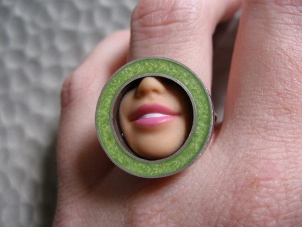 barbie anillo