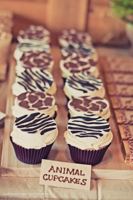 cupcakes animal print