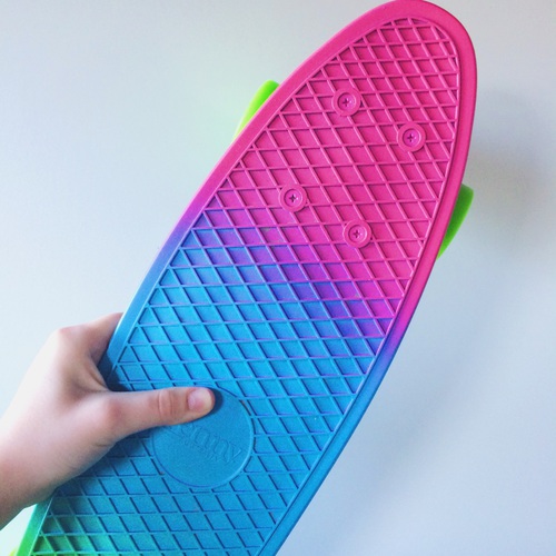 penny board colores rosa azul
