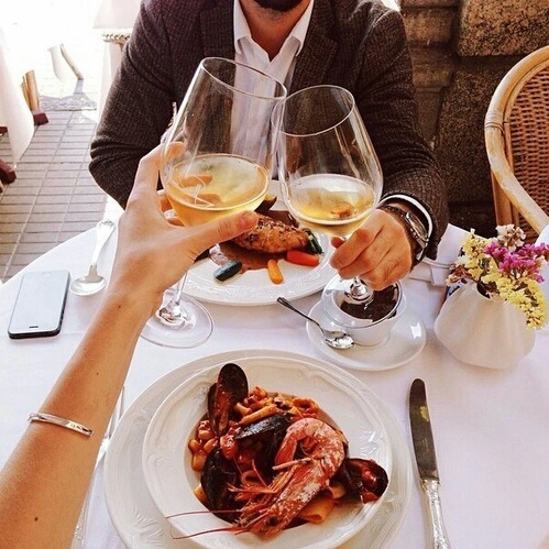 cena romantica pareja