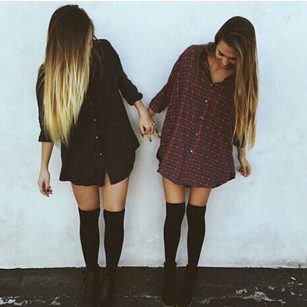 amigas vestidas iguales