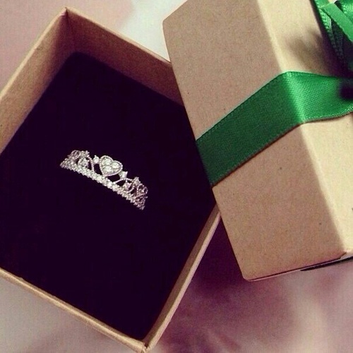 anillo compromiso corona