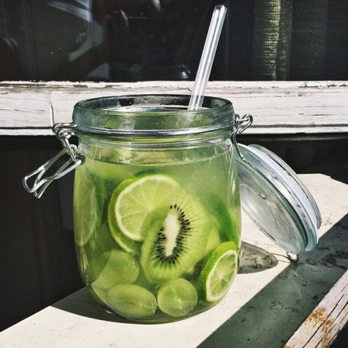 kiwi water