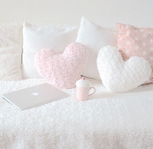 almohadas-corazoncitos